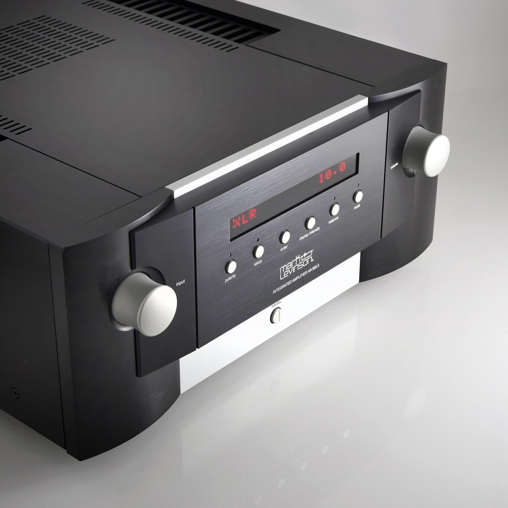 无可挑剔，贯彻 High-End Mark Levinson No.585.5 合并式扩音机