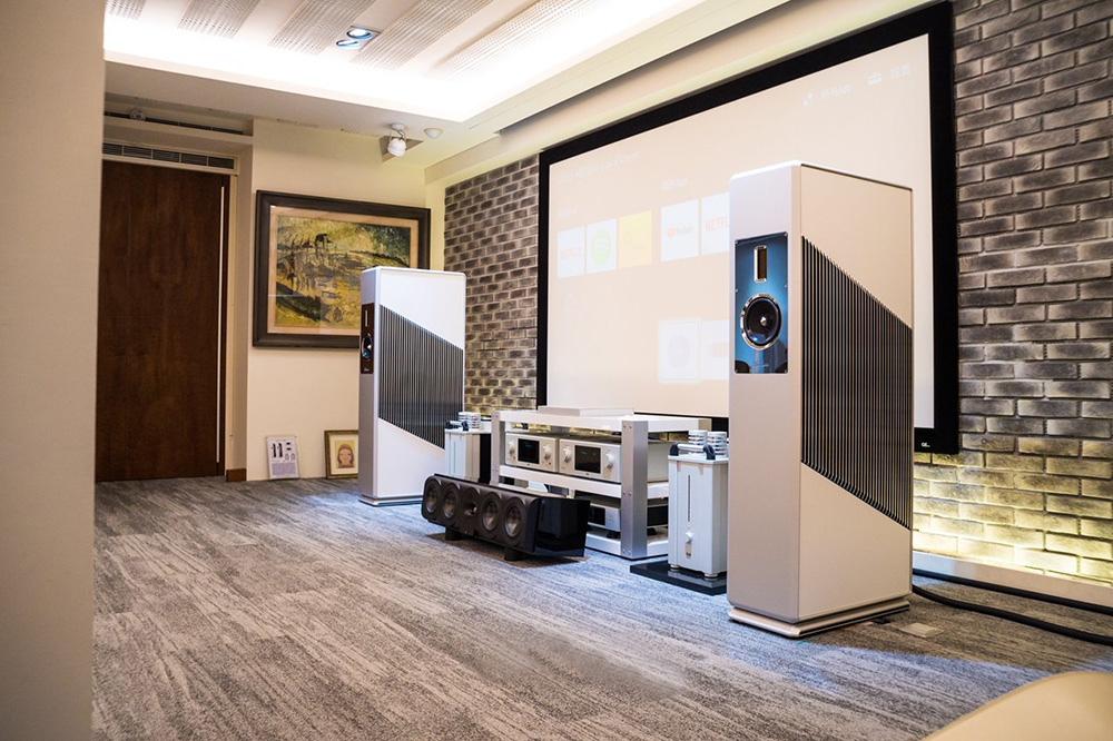 Burmester BC150 喇叭评测：宰制力依旧，但是更为灵活的魔兽二号