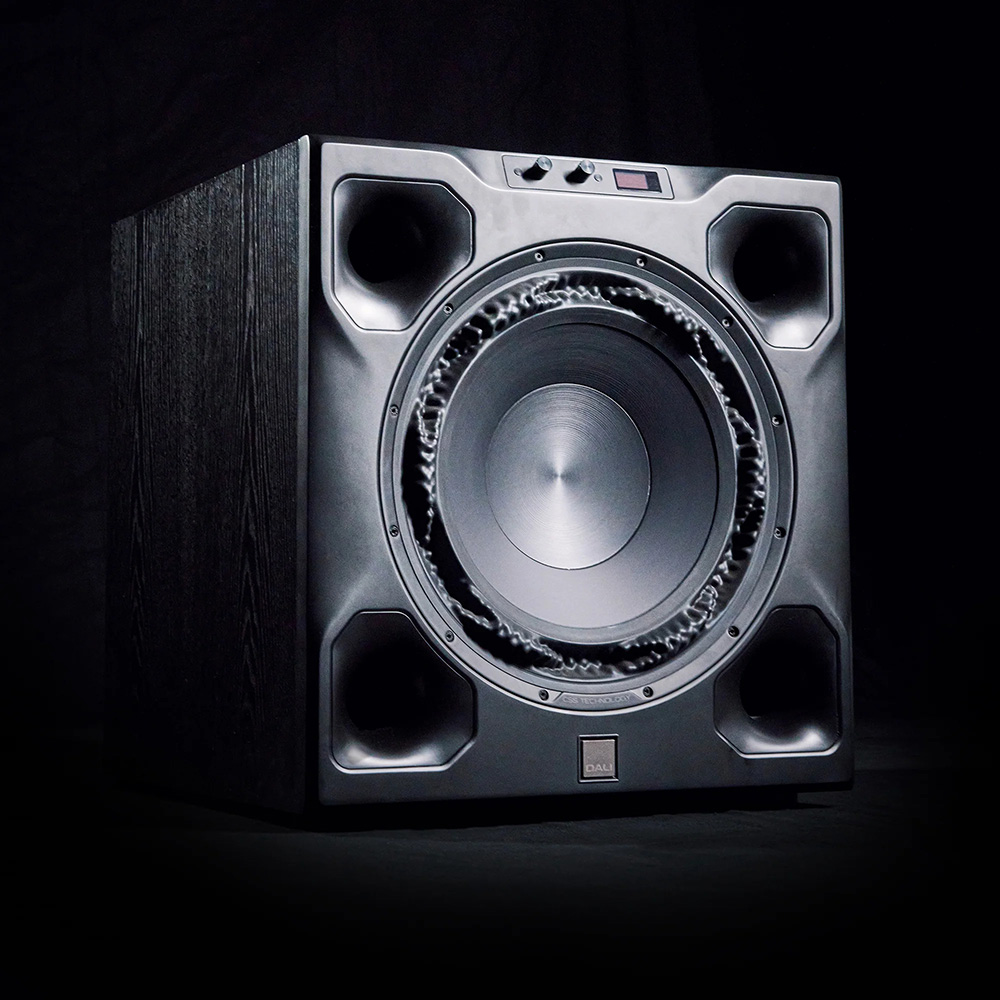 Dali推出新旗舰超低音V-16F，单体尺寸直上16吋，功率上看1500瓦，还另有独门设计