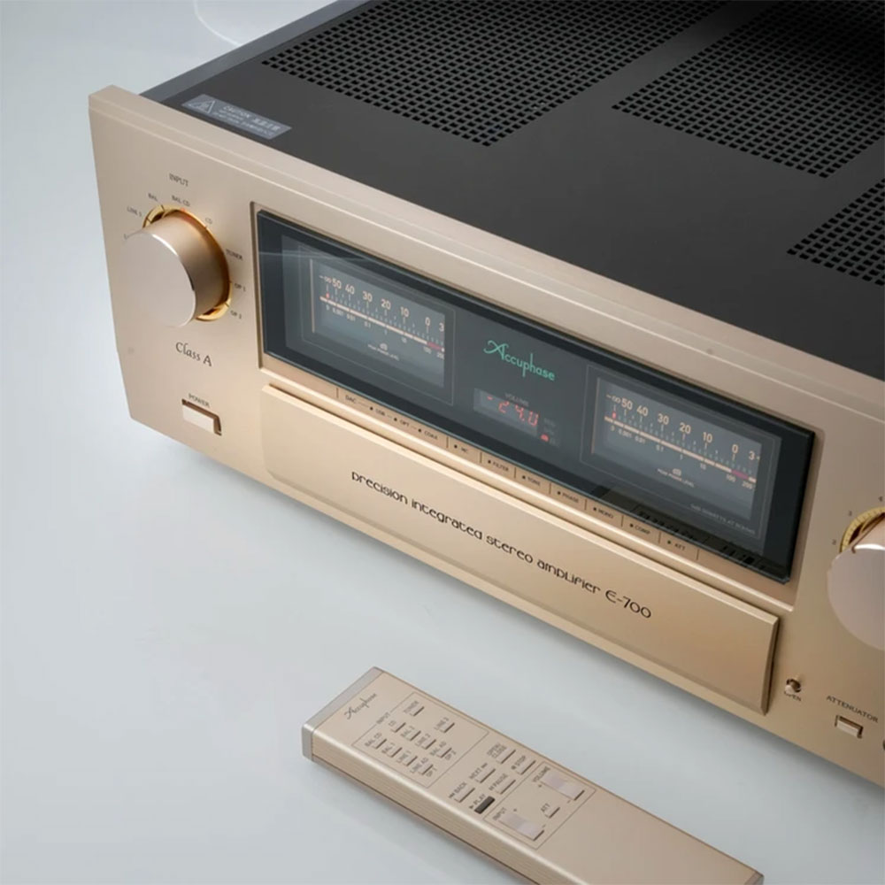 Accuphase E-700累积技术成就「金」漆招牌
