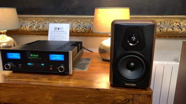 麦景图 McIntosh MA5300 合并机 势霸 Sonus faber Minima Amator II 小情人书架箱