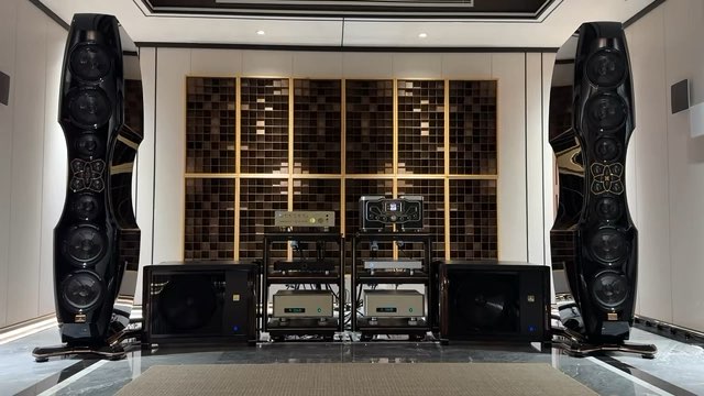 西班牙 WADAX Reference REFERENCE SERVER 参考服务器 FM Acoustics FM 268 C 前级  FM 115 单声道后级后级 荷兰 Kharma 卡玛 Enigma Veyron 1D 落地箱 荷兰 Kharma 卡玛 Enigma Veyron 低音炮