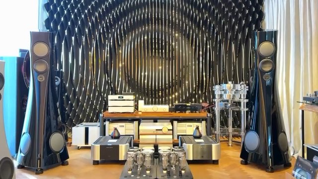 惊雷 Simaudio Moon前后级  爱诗特浓 Estelon FORZA 落地箱