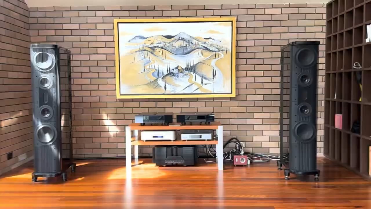 二嫂ESOTERIC K-07X SACD/CD播放器  贵丰Gryphon Sonata Allegro 前级 Antileon 安铁龙纯甲类后级 Pantheon落地音箱